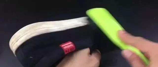 清水|运动鞋千万别用清水洗,教您一招,鞋子干净不变形,省时又省力