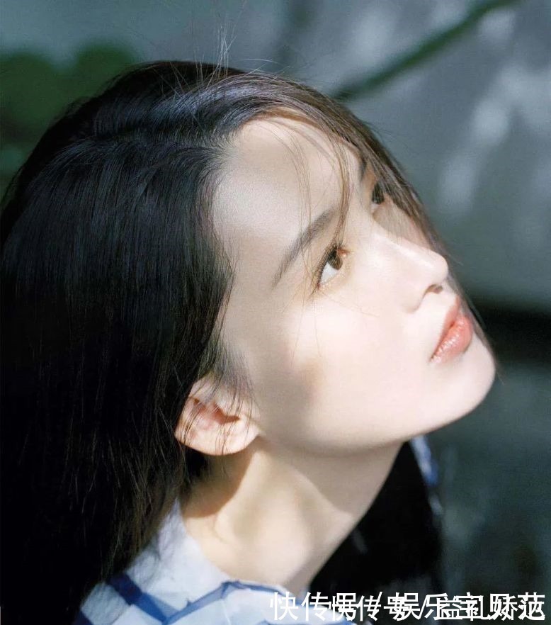 淡颜系|双眼皮、一字眉已经过时了，现在的美女标准是这样……