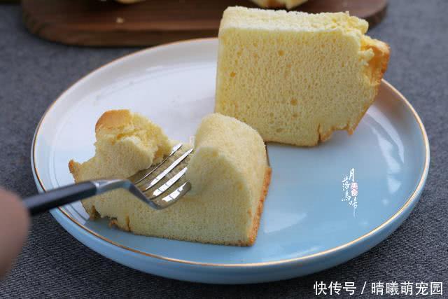 戚风蛋糕|原来酸奶做蛋糕超好吃,比嫩豆腐还嫩,做法太简单