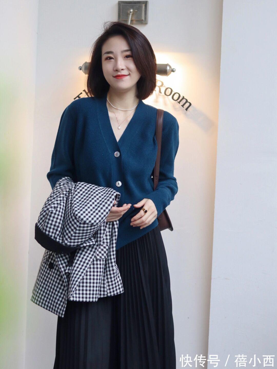 紫色 “针织开衫”才是永不过时的春季单品,时髦又高级,谁穿谁优雅