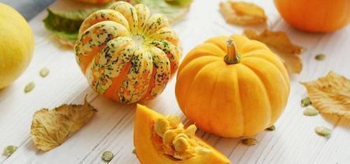 食物|女人若有5种表现，暗示体内雌激素不足，多吃3种食物，可补充