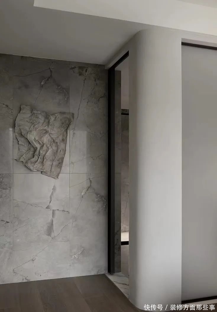 侘寂风混搭，造就美学盛宴，这个家有点儿时髦|198㎡大平层 | 主卧