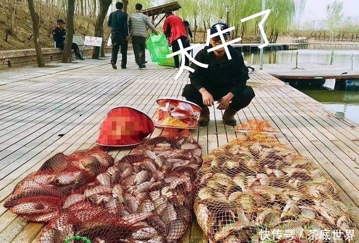 这两位大神“谁”才是钓鱼人的祖师爷,钓不到鱼时我想“拜拜”