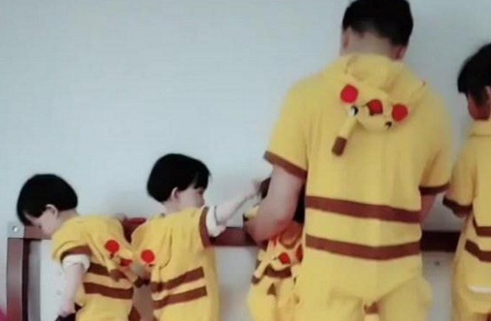 二胎|“全网最怂奶爸”带4娃面壁,网友:五个同姓的干不过一个做饭的