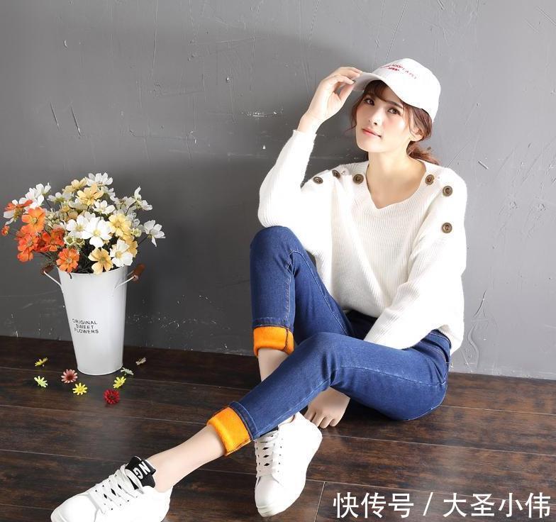 妈妈|美女街拍:一个真正有气质的美女,是妈妈喜欢的类型,真是美到骨子里了