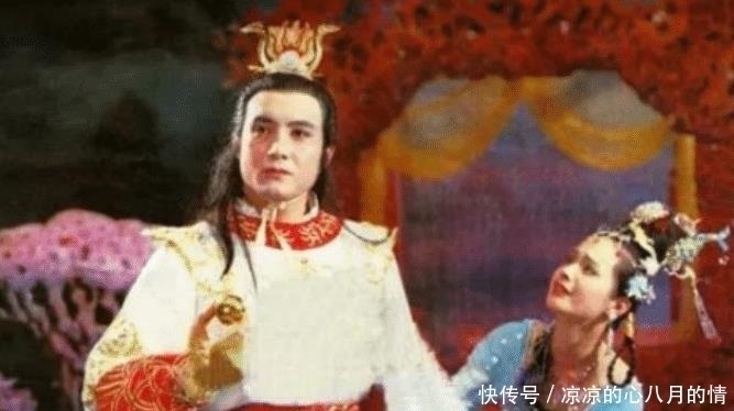 难怪白龙马被封为天龙马却不抱怨,你看那个位置原本是留给谁的