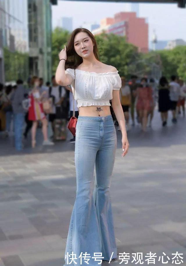 收腰波点连衣裙，美丽大方，又充满活力