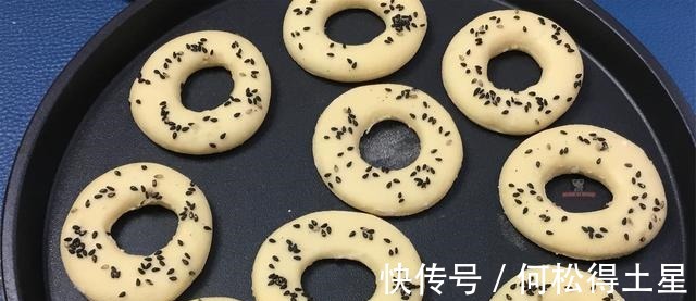 烤箱|想吃甜甜圈没有烤箱教你一招，轻轻松松做出松软的甜甜圈！