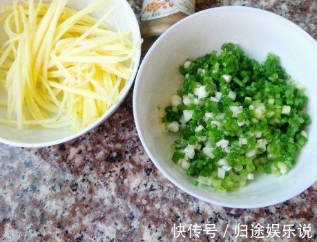 啤酒|15块钱一斤，三伏天我常给家人吃，补铁还补钙，简单一炒鲜又香