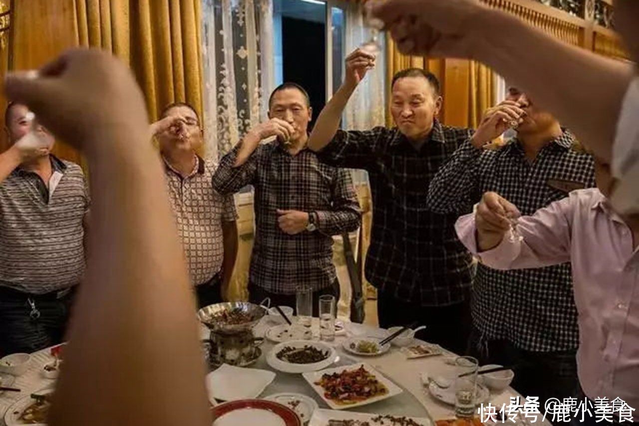 好酒|买白酒时，不会挑纯粮酒？记住“1晃1看”，符合的才是纯粮好酒