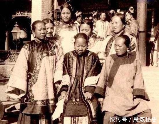 女人|晚清老照片:小妾之间争斗堪比宫斗剧,有儿子的女人底气十足