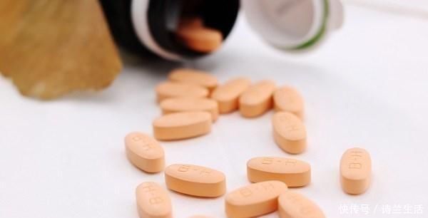 52岁夫妻,双双查出重度骨质疏松,医生2物不能天天吃,太伤骨