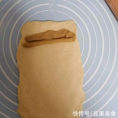 #安佳万圣烘焙奇妙夜#小朋友超喜欢吃的芝士小餐包