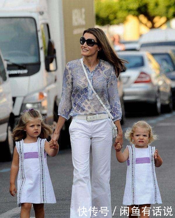 出游|暑假出游别只会穿裙子,学西班牙王后一家这样穿,时髦舒服还上照