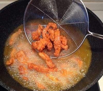 大厨|大厨炸酥肉的秘方,酥肉上浆前,多加这3味腌制一下,美味翻倍