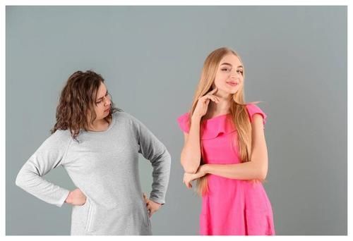 减肥瘦身|一天中发胖“最猛”的三个时间，若能灵活避开，体重也许悄悄降