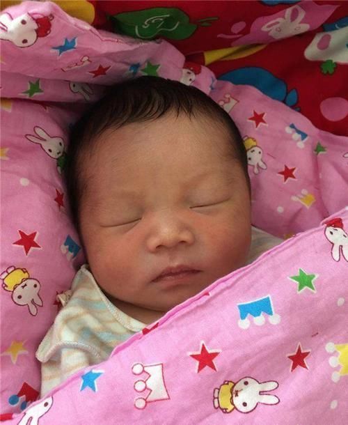 刚刚出生|新生儿长相太丑被家人嫌弃,护士却说好看,3个月后全家人感谢她