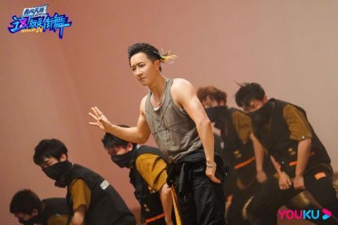 戰(zhàn)書|《街舞4》首期節(jié)目重磅來(lái)襲，不料卻被“神仙開(kāi)場(chǎng)秀”給震撼到了