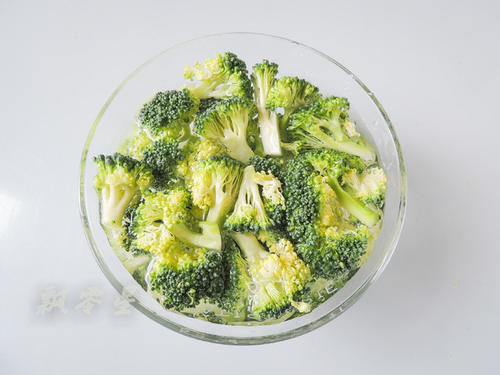 天然“护眼菜”被发现被发现，营养又便宜，孩子要多吃，明目亮眼！