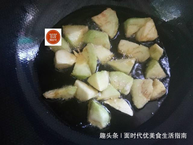 红烧茄子家庭做法，软嫩入味，鲜香适口，吃多少都不腻，快试试吧