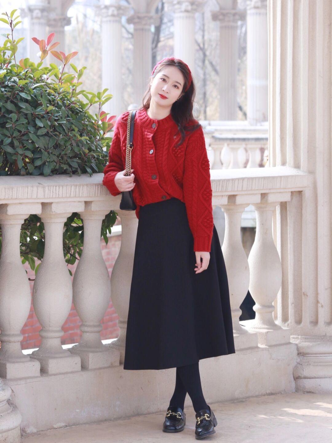 修身性 穿来穿去,还是“毛衣”最百搭,不花哨、不显胖,简约高级又时髦