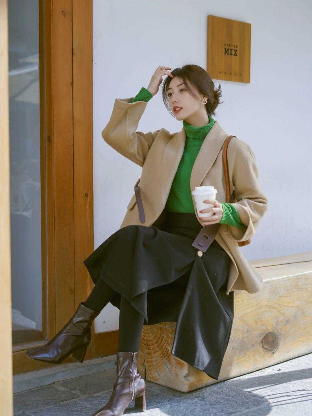 搭配|别再用九分裤搭短靴了!今年最流行的是半身裙+及踝靴,谁穿谁美