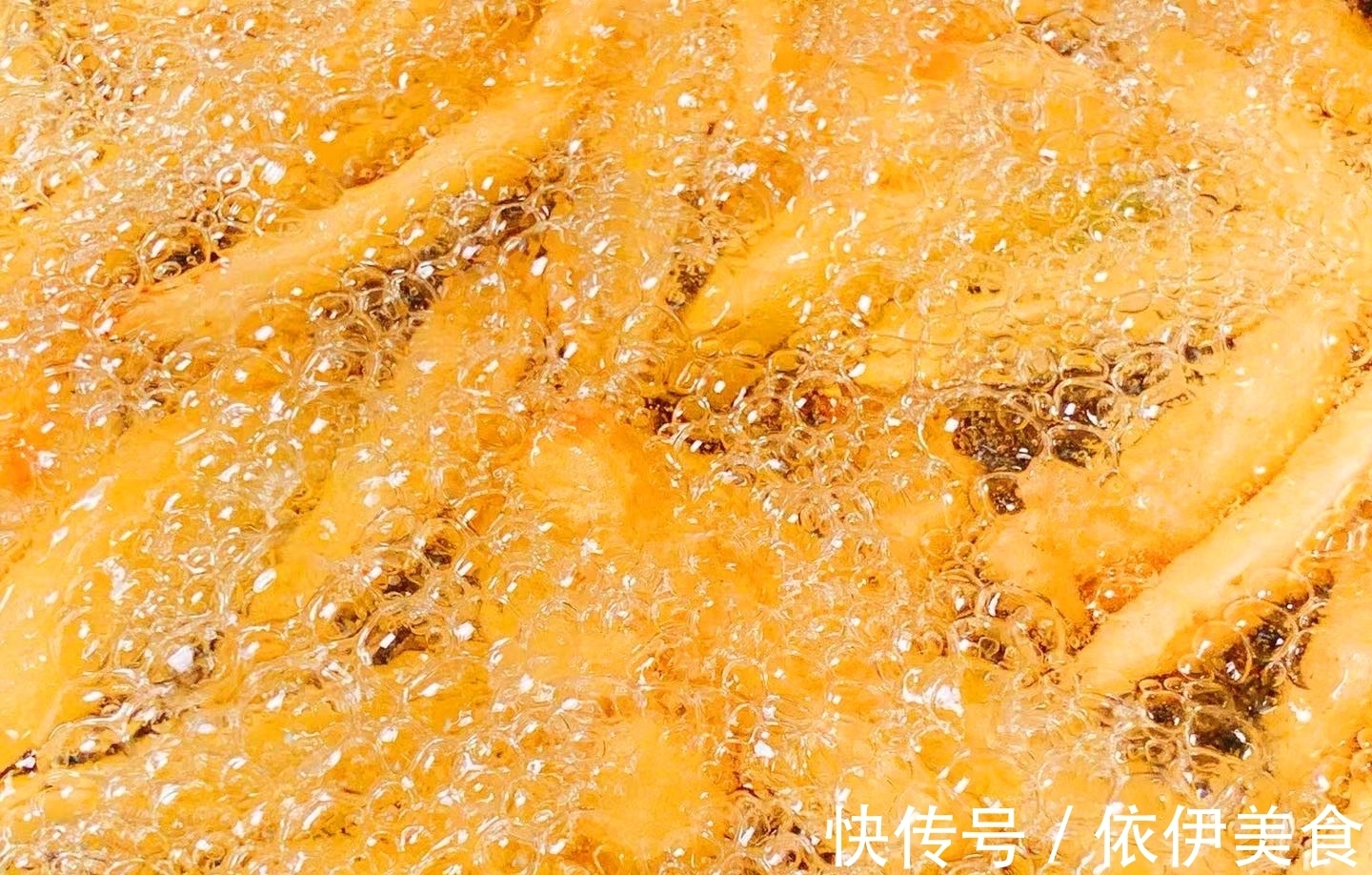 薯条|炸薯条时，直接炸是大错特错！少了1步，导致薯条不脆还软趴趴