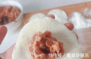 小笼包家里怎么做？送您快手版小笼包做法，简单美味，吃不够