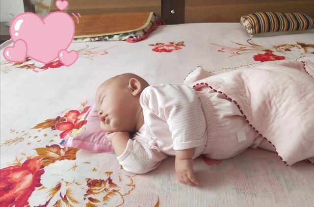 奇葩|宝宝奇葩睡姿大比拼,太可爱了,看完也想立马生一个!