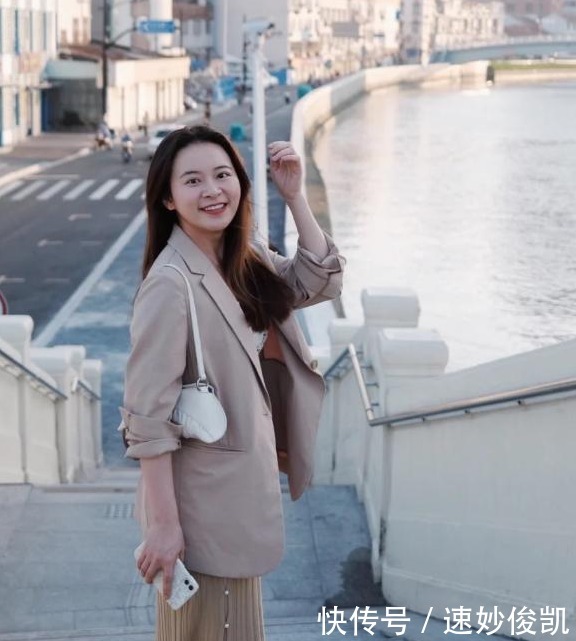 方脸|方脸适合什么发型?方脸女孩变美手册,发型妆容都能够修饰