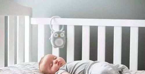 孩子|宝爸“左拥右抱”俩女儿睡午觉,镜头转到儿子后,宝妈立马急了