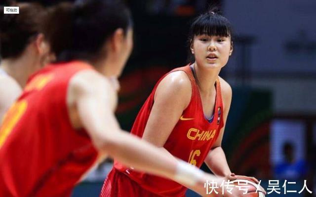内线|女篮现役最强中锋,场上表现堪比姚明,女版中国长城同样颜值不俗