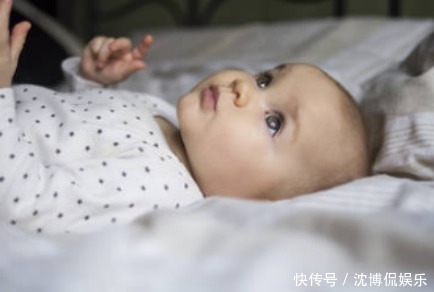 性格|宝宝睡醒后的样子关系着以后的性格，如果符合第二种，家长要留意