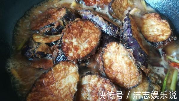 东北名菜烧茄子，家常做法美味鲜香，茄子入味又好吃，还不油腻