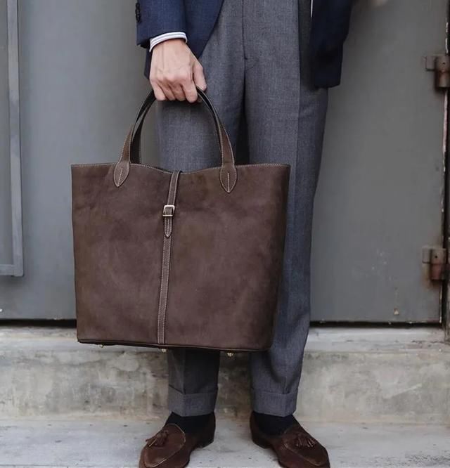 包袋品牌那么多,为什么只有它能征服所有挑剔有品绅男