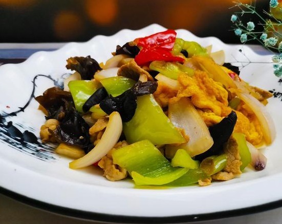 小炒|餐桌上的天然杀菌菜,1斤不到1块,入秋要多做给家人吃