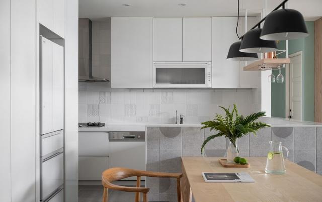 反弹器|柜门不要把手,看起来高级10倍,再打柜子我就知道了,关键还省钱