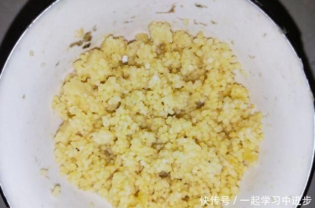 红薯这样做,女儿喊着要吃,做法简单,锅里蒸一蒸就出锅