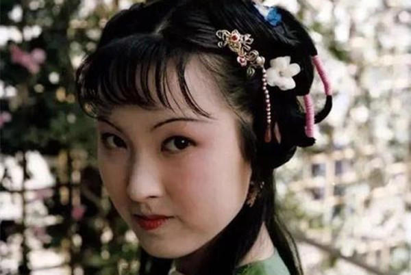 宝钗$宝钗的衣服妆裹死去的金钏儿,真的没忌讳?揭秘玉钏儿的诡异身份