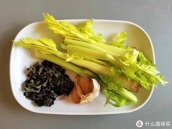 芹菜段|建议:不管有钱没钱,一定要让父母多吃这菜,低脂低卡,对身体好