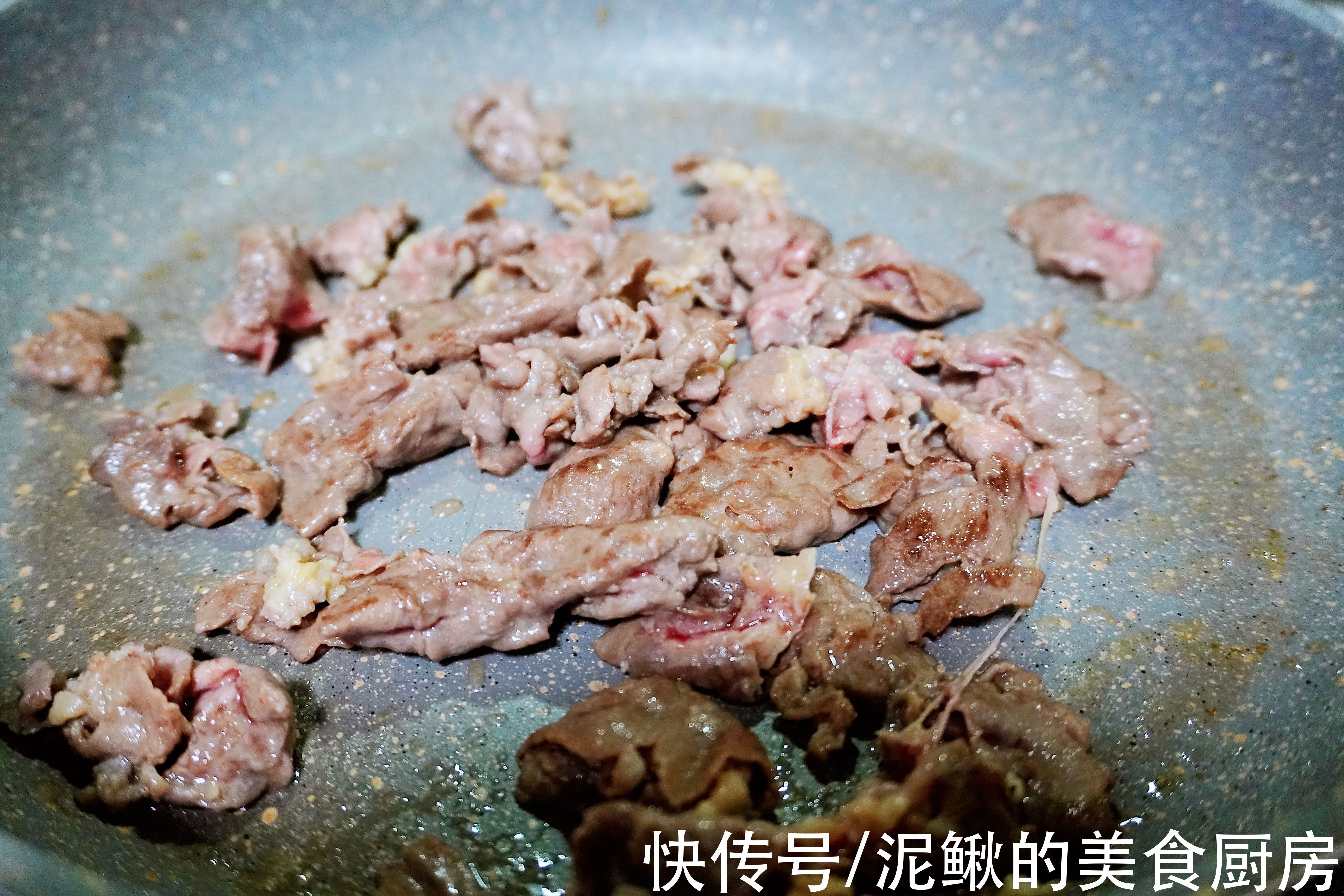 冬天快手菜，有肉有菜一锅出，热气腾腾，暖胃又暖身