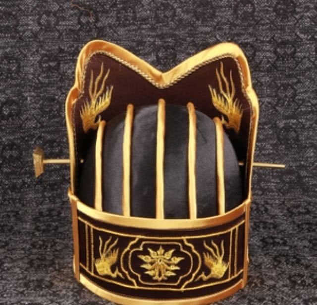 帽子|“一米帽”冲上热搜,仿若回到古代。要不咱们去看看明朝的帽子?