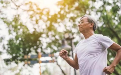 甲状腺|70岁教授研究甲状腺43年,提醒:不想结节转恶,3种食物别贪吃