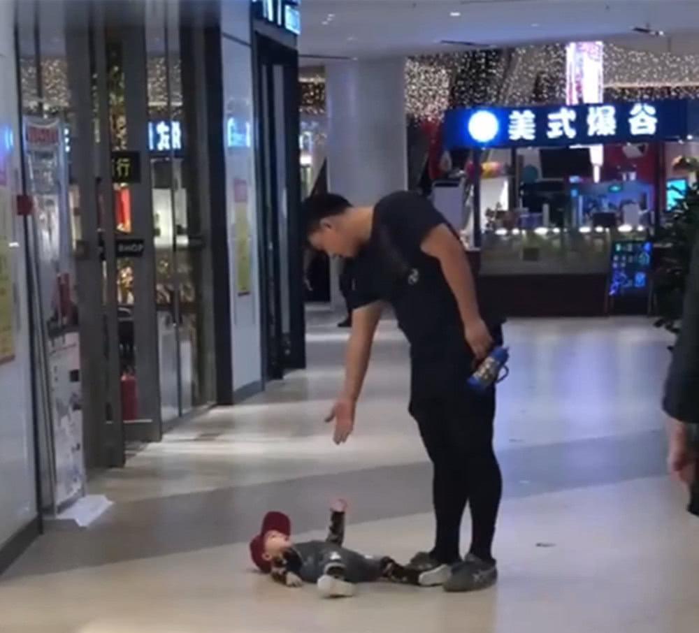 心理健康|一言不合就哭的孩子,和憋着不哭的孩子,长大区别体现在三大方面