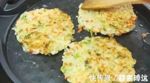 米饭|剩米饭别做蛋炒饭了,教你一个新做法,5分钟出锅,全家抢着吃!