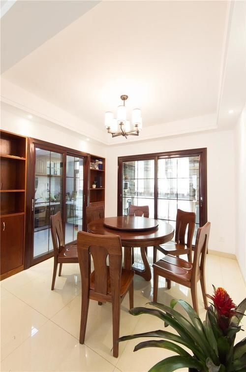 装修|新房花了40万装修成中式风格,却被亲友吐槽说太老土!