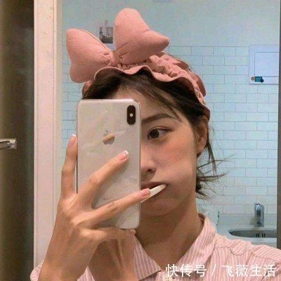 颈纹|女孩子五官不精致没关系,常做这4个动作,会让你“悄悄”变美哦