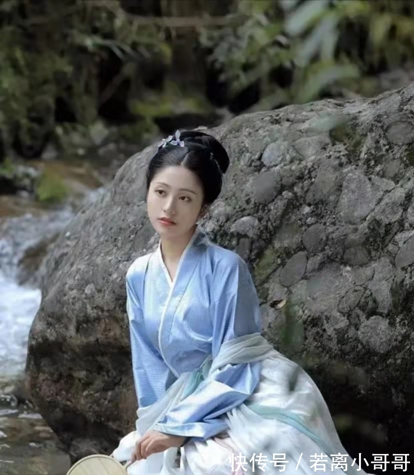 登高$七言绝句:别绪乡愁唯寄月,滴滴玉漏断人肠