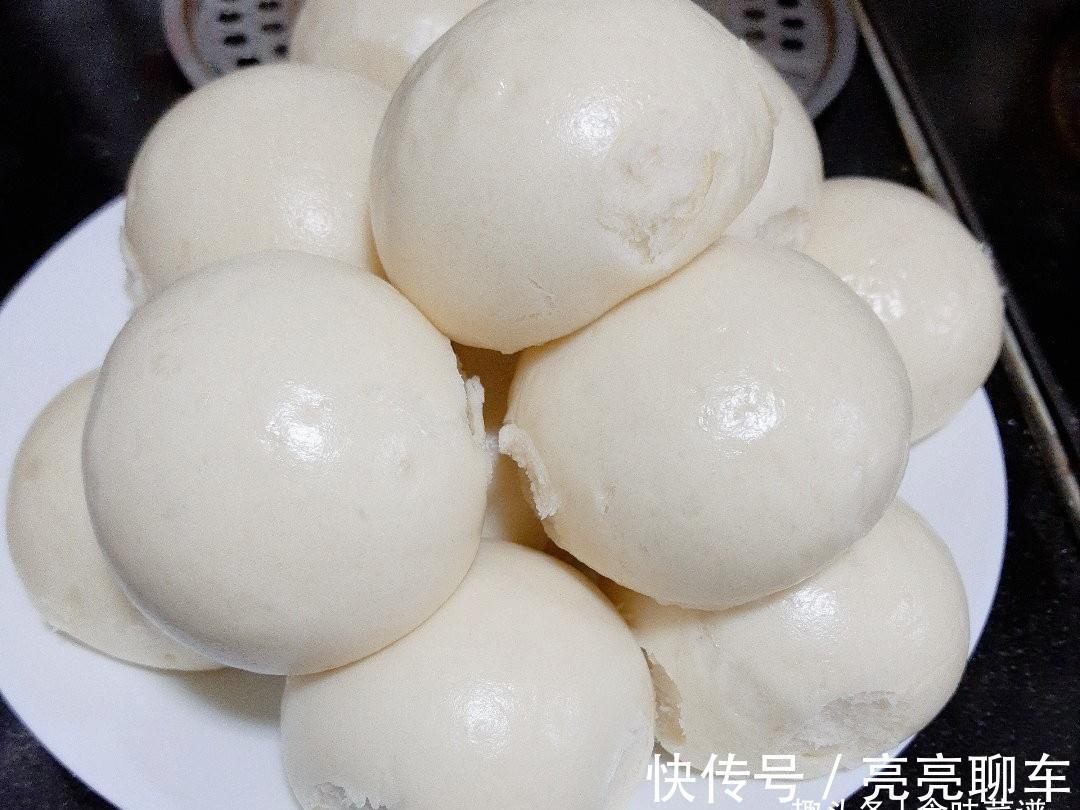 松软|馒头怎么做才好吃?关键在于和面,老师傅教你一招,个个松软好吃