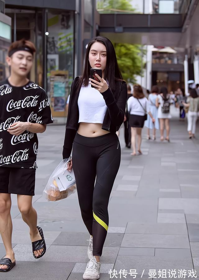 过时 打底裤过时了?当然没有,只是你没有选对款式和搭配而已